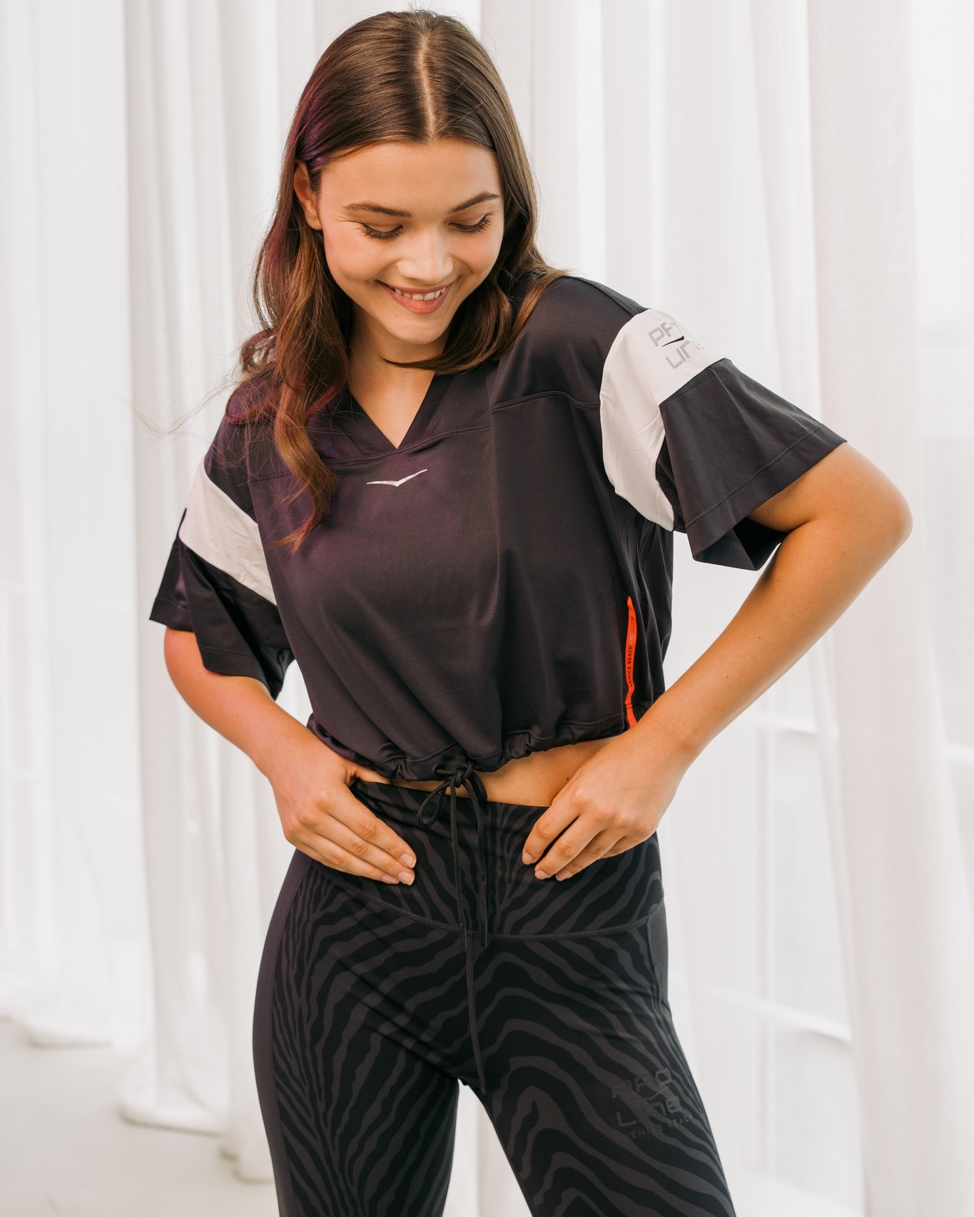 Cold outside, fire inside.
Auch wenn’s draußen friert, bleibt die Motivation mit unseren Workout-Outfits garantiert. 😎💪
Wintertime = Grindtime.

#VeniceBeachSportwear #winter #winterworkout #active #gymfit