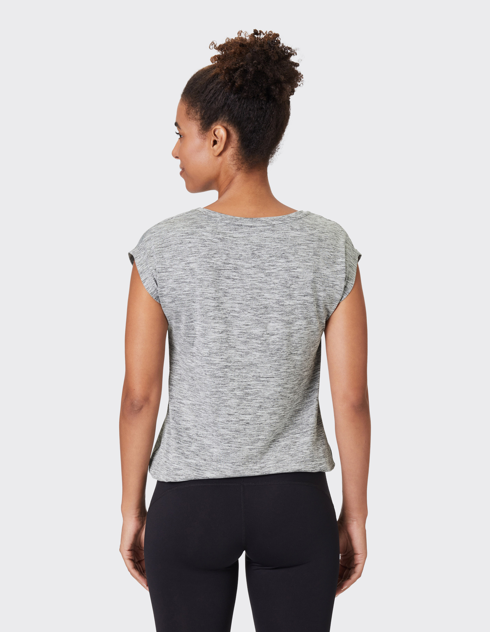 Graues, meliertes T-Shirt mit kurzen Ärmeln und rundem Ausschnitt, bedruckt mit "VENICE BEACH" in schwarzem, schmalem Schriftzug.